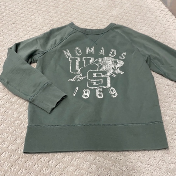 Gap boys size 8 (medium) crew neck sweatshirt never worn. - Picture 1 of 1